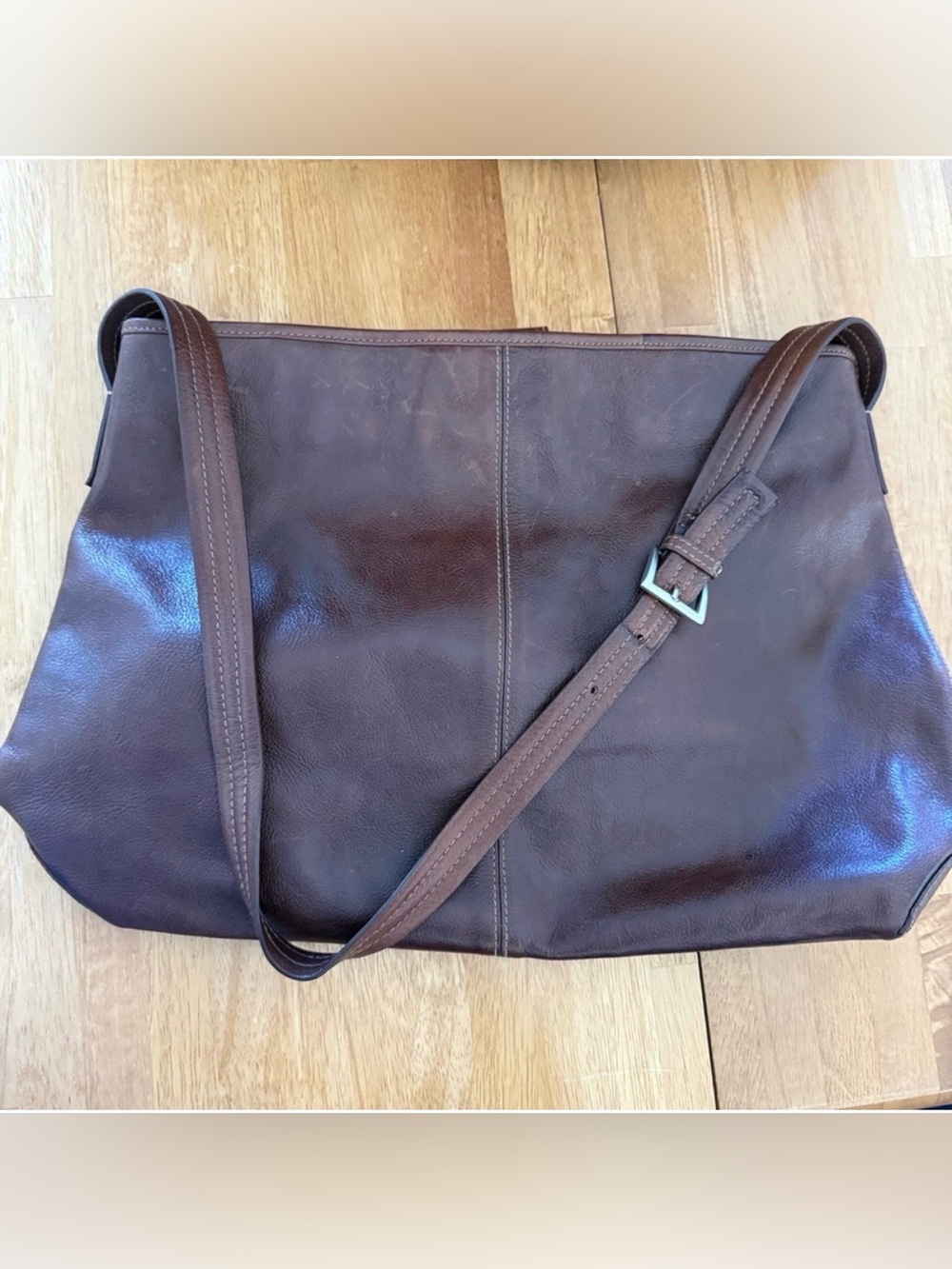 Ellington Portland Oregon Leather Tote Shoulder Bag with Magnetic Closure